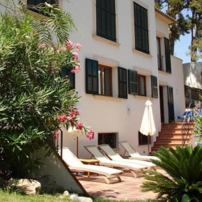 Beachhouse 2min to the sea with pool & wonderful garden